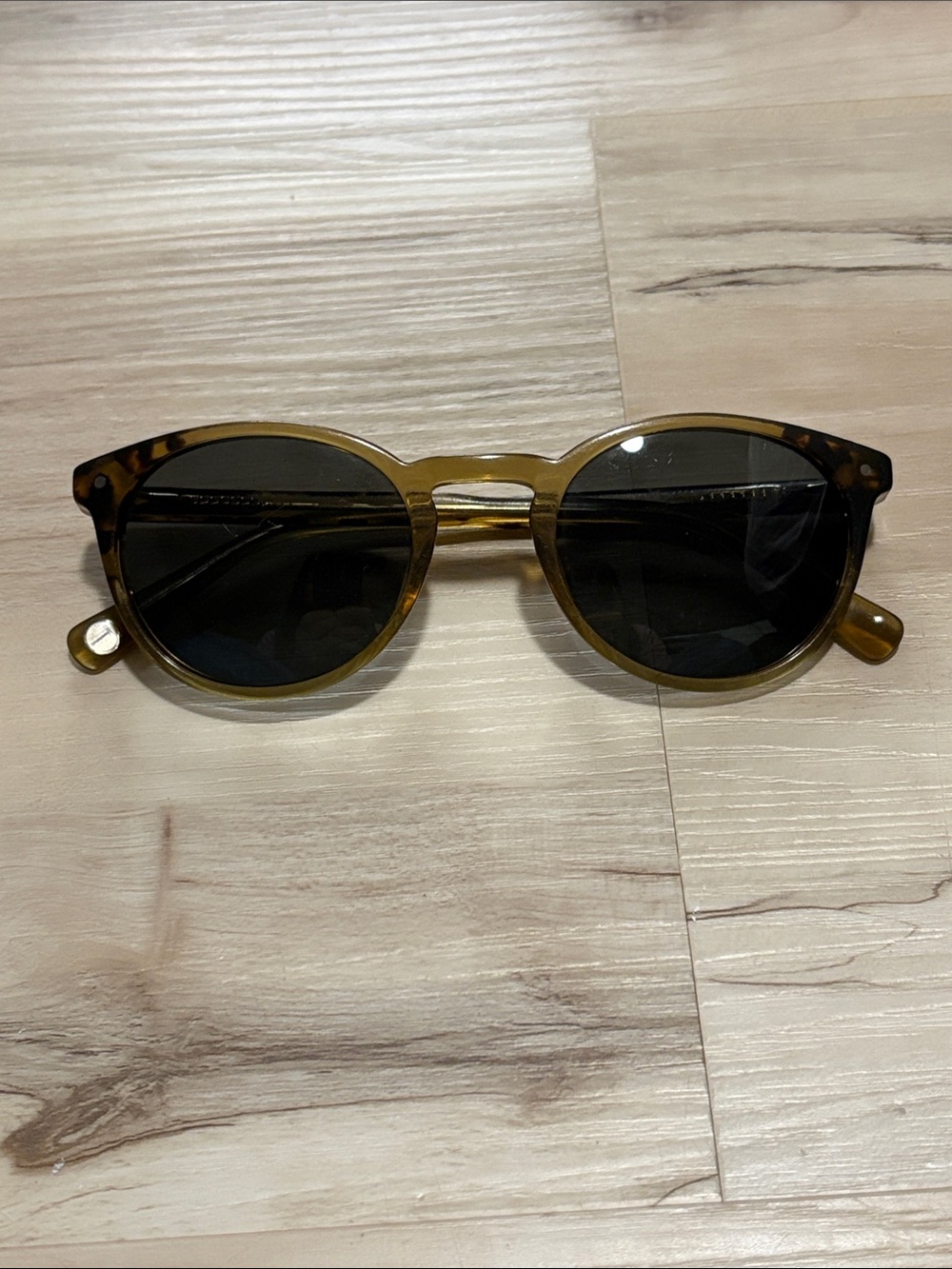 Ted Baker London Round Keyhole Tortoiseshell Acetate Sunglasses tan black